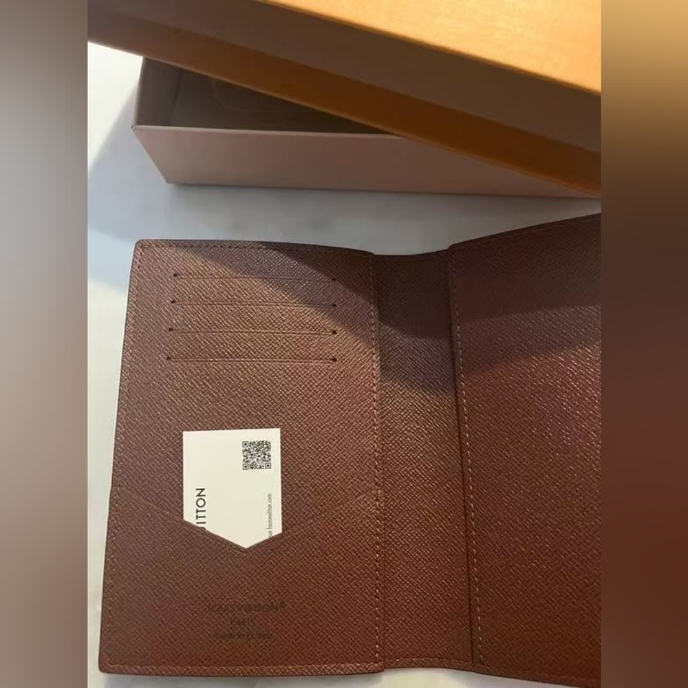 Louis Vuitton Passport Cover - Picture 5 of 9